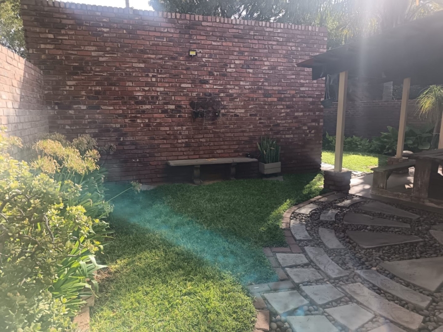 3 Bedroom Property for Sale in Rhodesdene Northern Cape